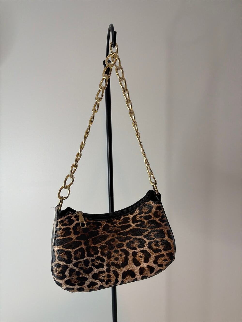 Leopard hobo with gold chain